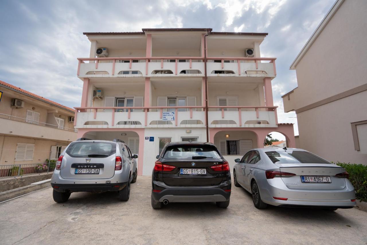 Apartmani Vidusin Novalja Exterior photo